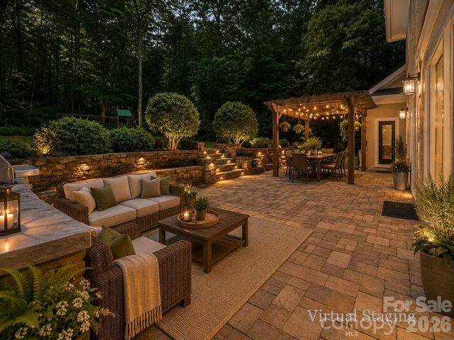 94 Oak Hollow Drive, Asheville, NC 28805