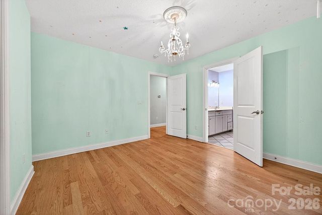 94 Oak Hollow Drive, Asheville, NC 28805