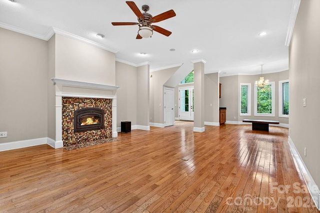94 Oak Hollow Drive, Asheville, NC 28805