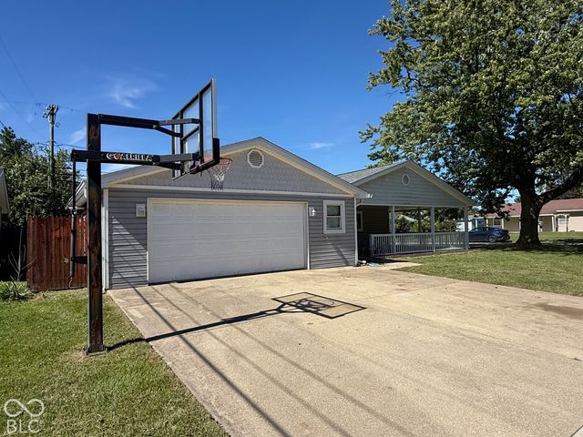 17 Parkview Drive, New Whiteland, IN 46184