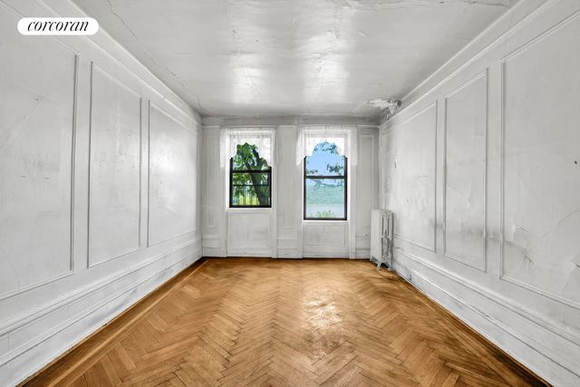 880 W 181st St Apt 1B, New York City, NY 10033