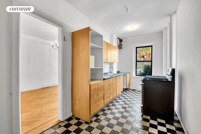 880 W 181st St Apt 1B, New York City, NY 10033