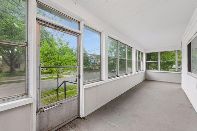 1282 Hewitt Avenue, Saint Paul, MN 55104