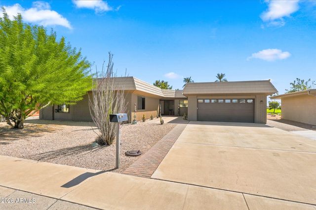 11005 W WELK Drive, Sun City, AZ 85373