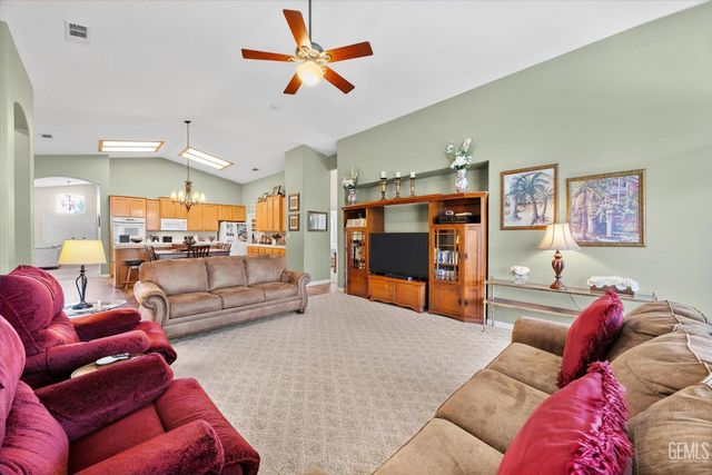 11715 Stonington Street, Bakersfield, CA 93312