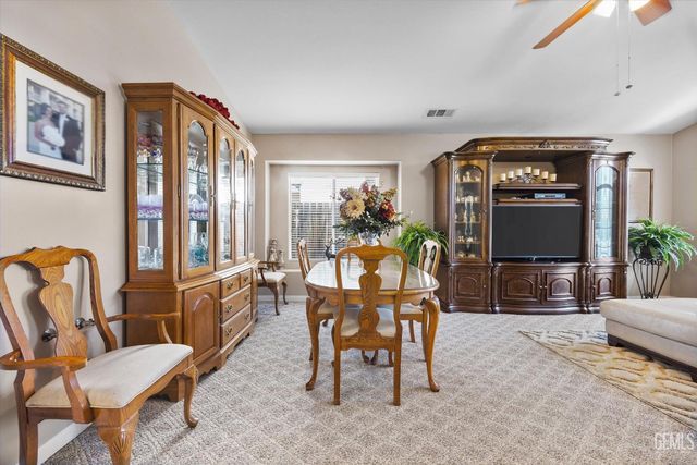 11715 Stonington Street, Bakersfield, CA 93312