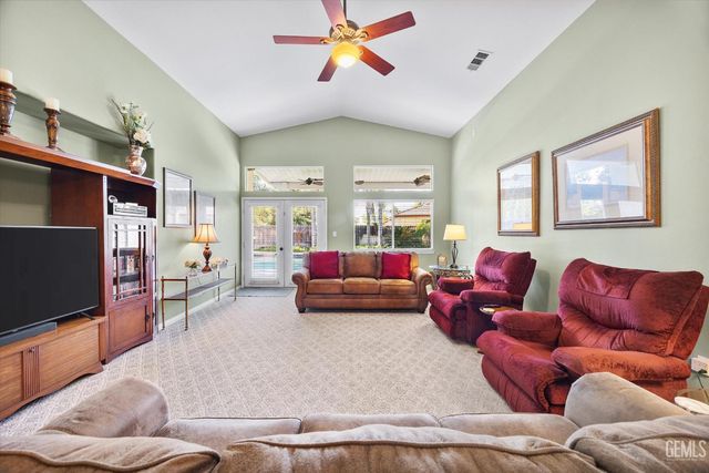 11715 Stonington Street, Bakersfield, CA 93312