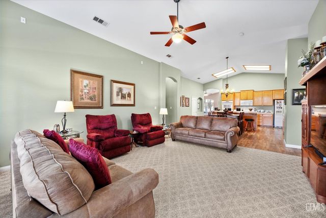 11715 Stonington Street, Bakersfield, CA 93312