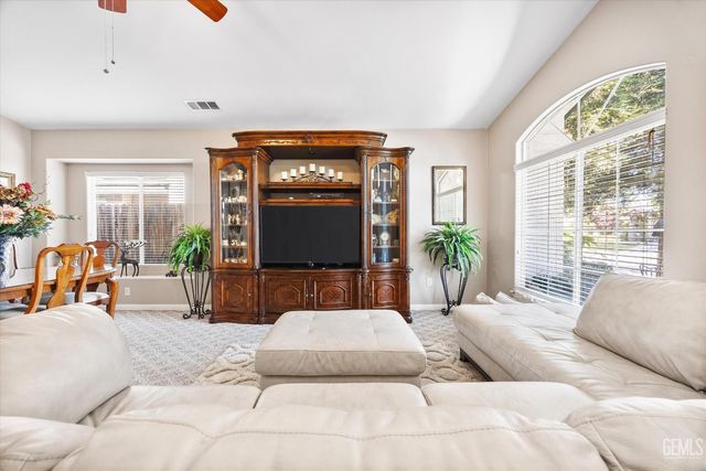 11715 Stonington Street, Bakersfield, CA 93312