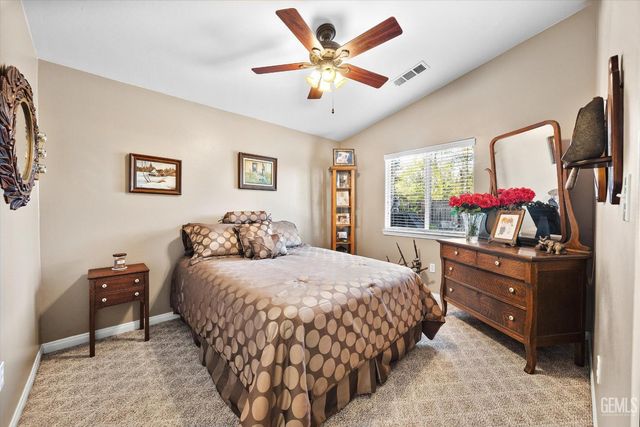 11715 Stonington Street, Bakersfield, CA 93312