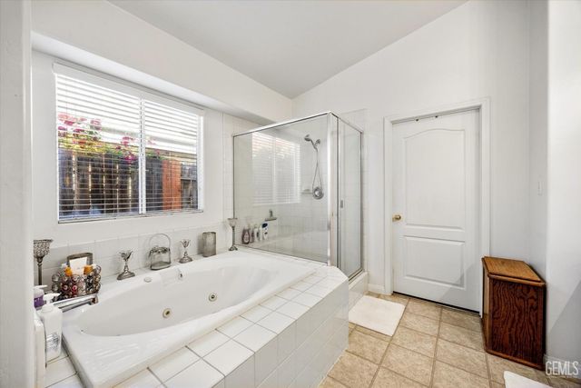 11715 Stonington Street, Bakersfield, CA 93312