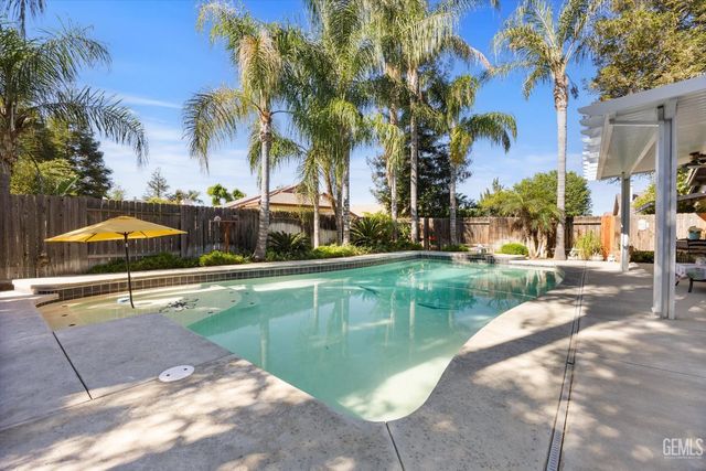 11715 Stonington Street, Bakersfield, CA 93312