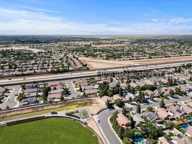 11715 Stonington Street, Bakersfield, CA 93312