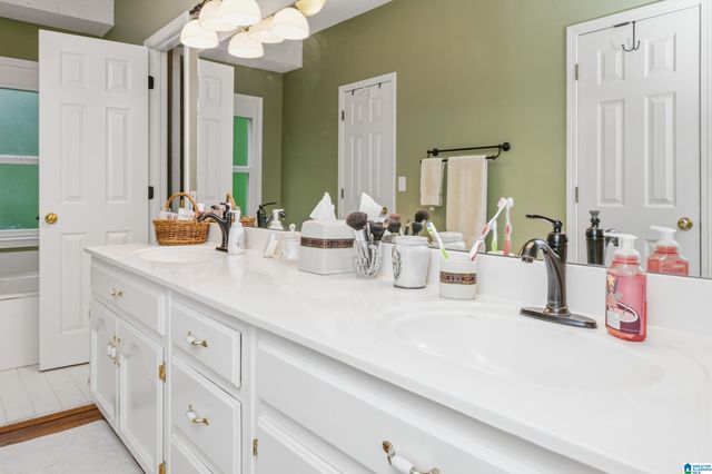5200 STONEHAVEN DRIVE, Birmingham, AL 35244