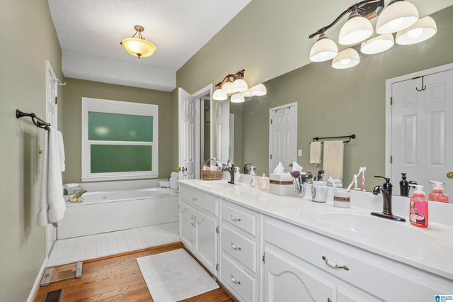 5200 STONEHAVEN DRIVE, Birmingham, AL 35244
