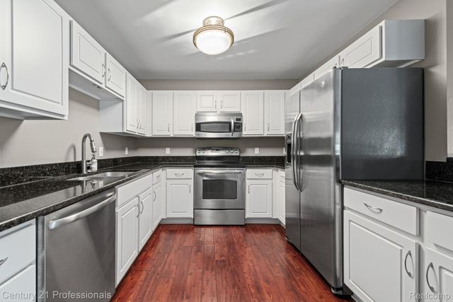 412 Boardwalk Drive, Walled Lake, MI 48390