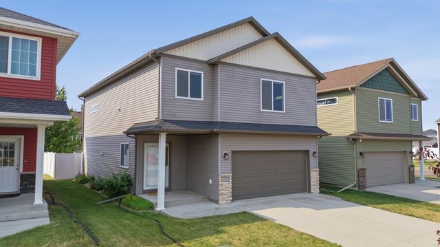4872 35th Avenue S, Fargo, ND 58104