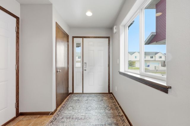 4872 35th Avenue S, Fargo, ND 58104