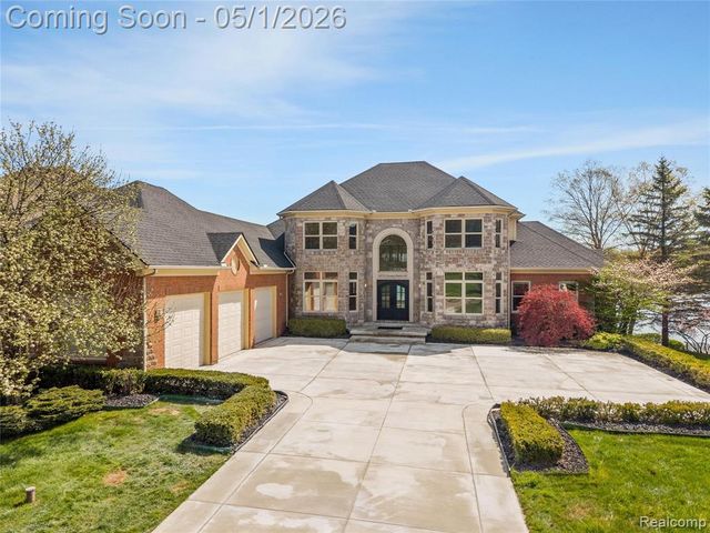 10751 Stoney Point Drive, South Lyon, MI 48178