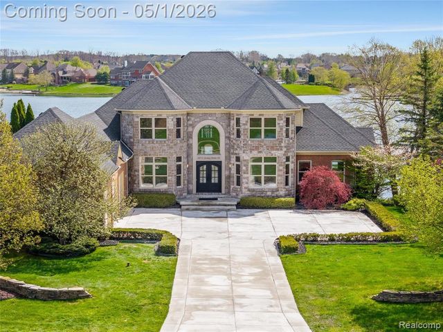 10751 Stoney Point Drive, South Lyon, MI 48178