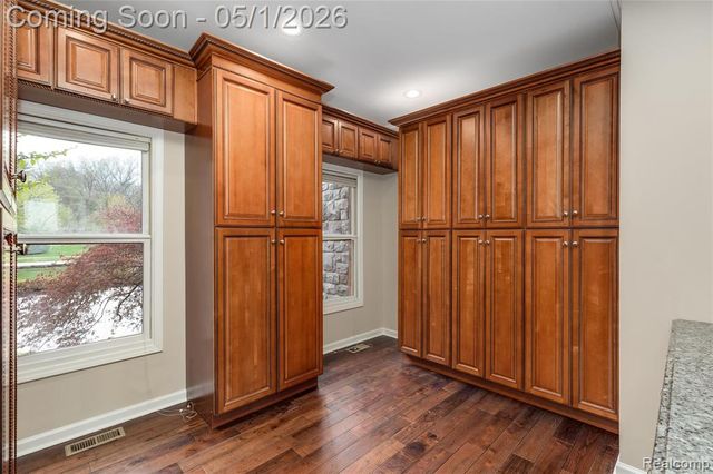 10751 Stoney Point Drive, South Lyon, MI 48178