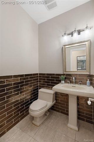 10751 Stoney Point Drive, South Lyon, MI 48178