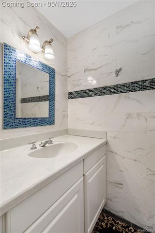 10751 Stoney Point Drive, South Lyon, MI 48178