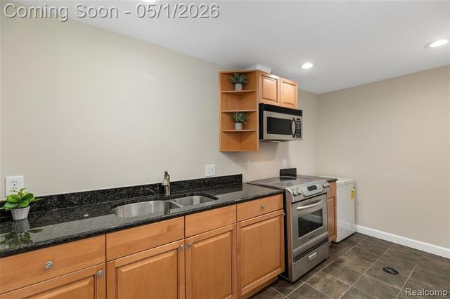 10751 Stoney Point Drive, South Lyon, MI 48178