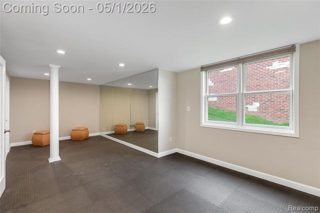 10751 Stoney Point Drive, South Lyon, MI 48178