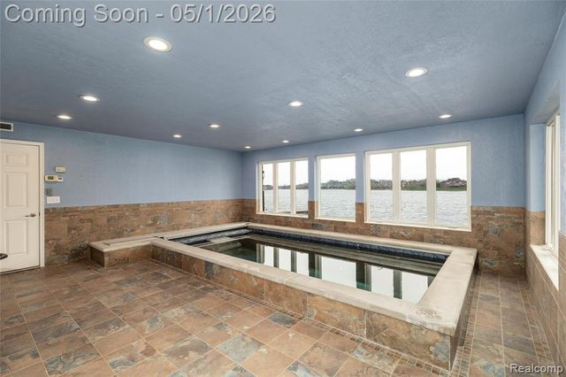 10751 Stoney Point Drive, South Lyon, MI 48178