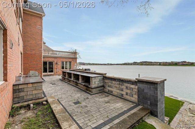 10751 Stoney Point Drive, South Lyon, MI 48178