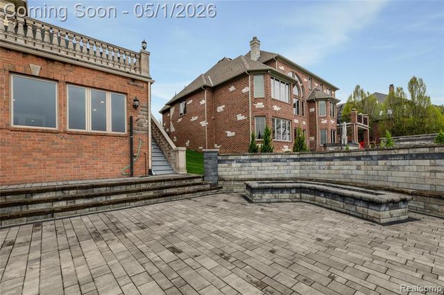 10751 Stoney Point Drive, South Lyon, MI 48178