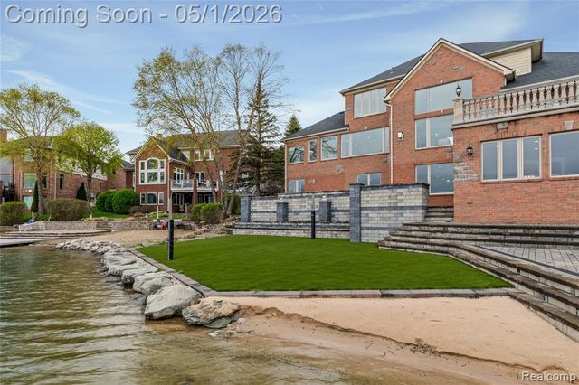 10751 Stoney Point Drive, South Lyon, MI 48178
