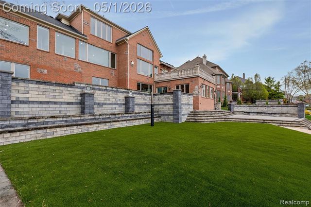 10751 Stoney Point Drive, South Lyon, MI 48178