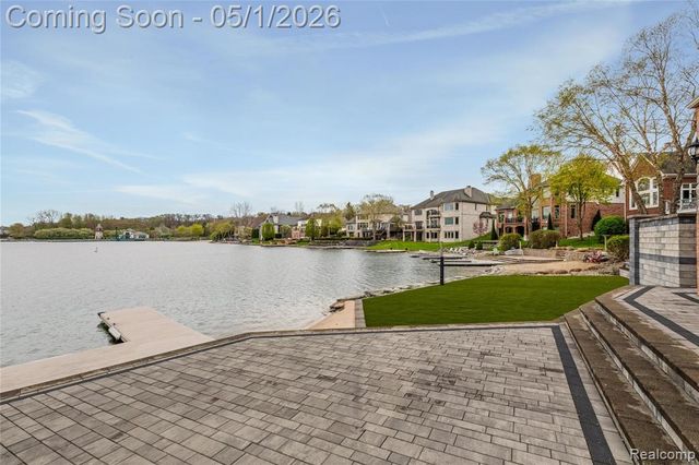10751 Stoney Point Drive, South Lyon, MI 48178