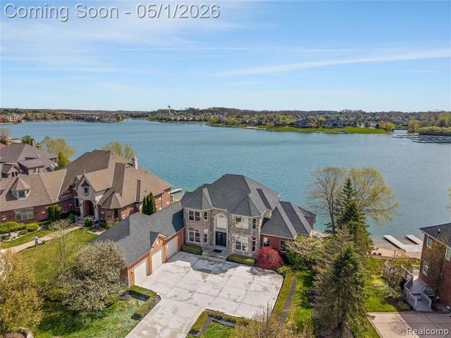 10751 Stoney Point Drive, South Lyon, MI 48178