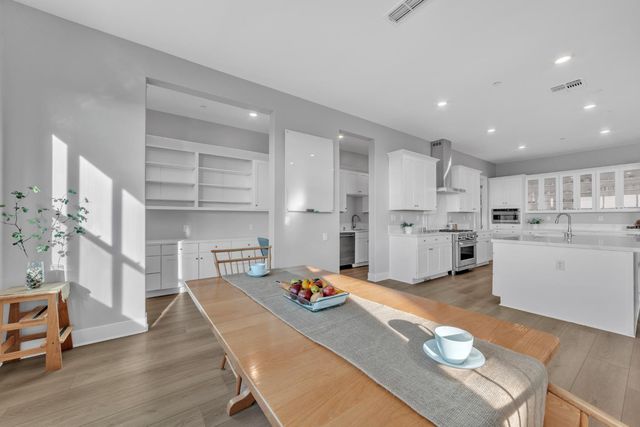 14893 Auburn Summit Dr, Folsom, CA 95630