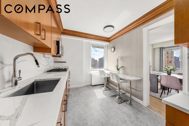 303 E 57th Street 20LA, New York City, NY 10022
