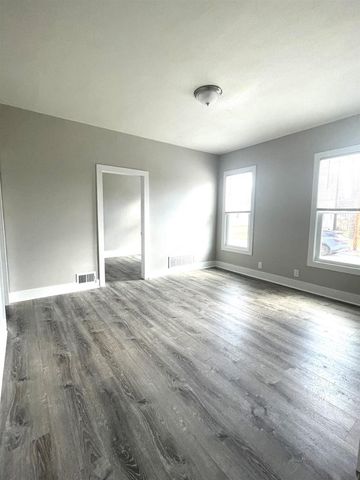 619 GRAND STREET, Oshkosh, WI 54901