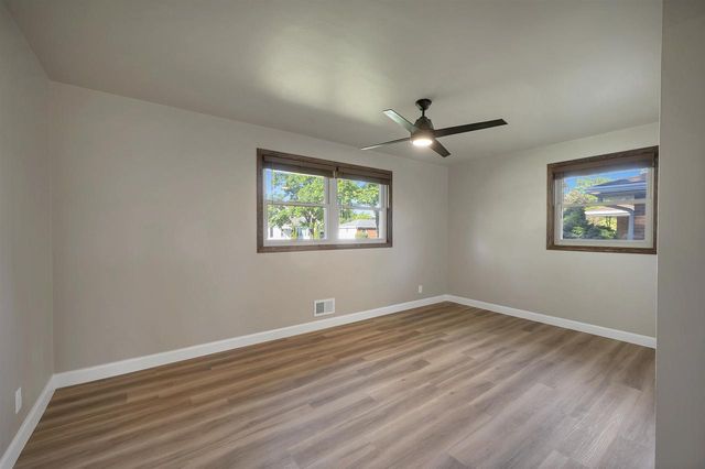 1677 LILAC LANE, Green Bay, WI 54302