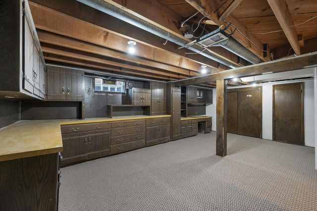 1677 LILAC LANE, Green Bay, WI 54302