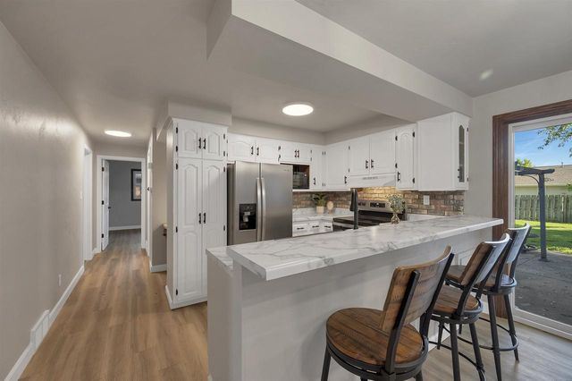 1677 LILAC LANE, Green Bay, WI 54302