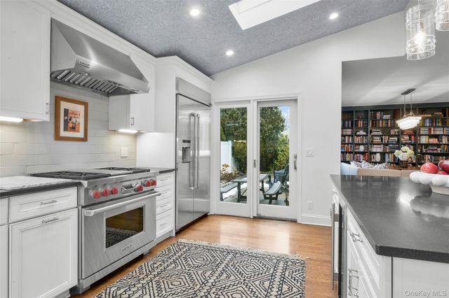 1096 Hunter Avenue, Pelham, NY 10803