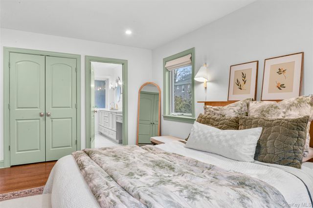 1096 Hunter Avenue, Pelham, NY 10803