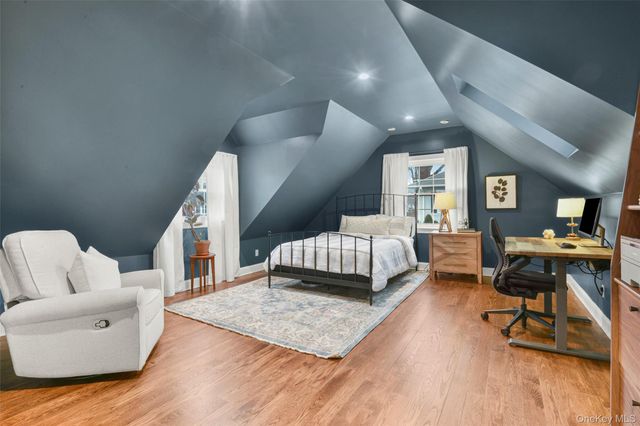 1096 Hunter Avenue, Pelham, NY 10803