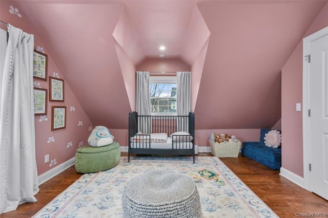 1096 Hunter Avenue, Pelham, NY 10803