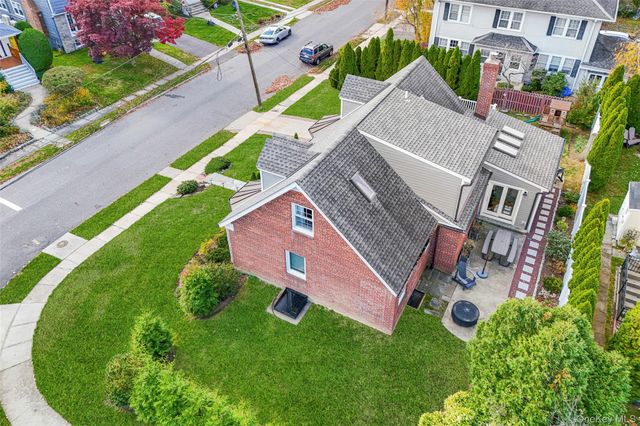 1096 Hunter Avenue, Pelham, NY 10803