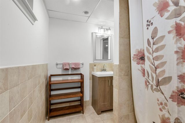 1096 Hunter Avenue, Pelham, NY 10803