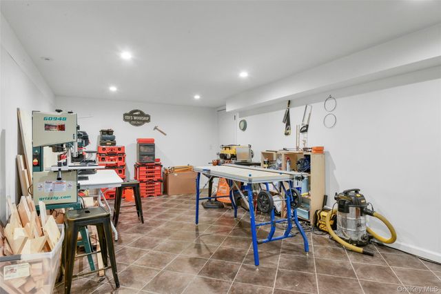 1096 Hunter Avenue, Pelham, NY 10803