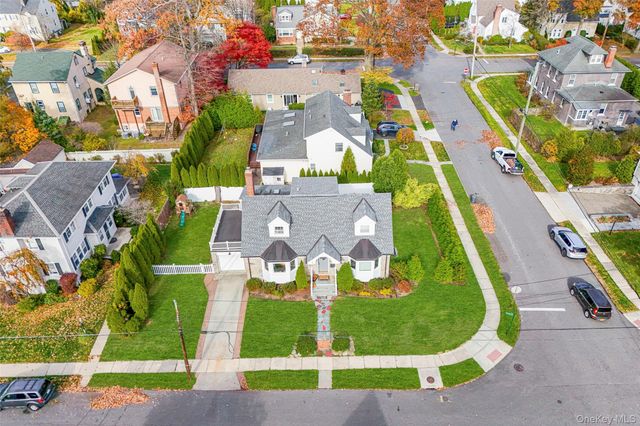 1096 Hunter Avenue, Pelham, NY 10803